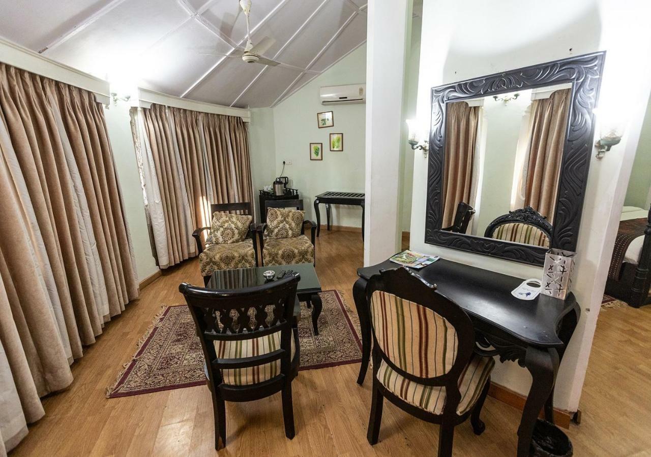 Mpt Rock End Manor, Pachmarhi Hotel Esterno foto